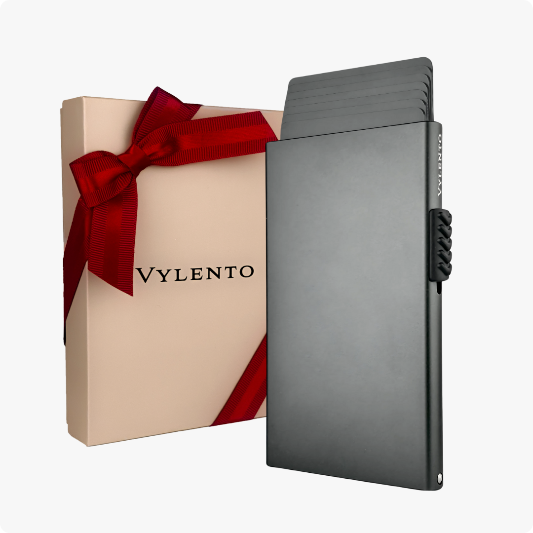 Explore Card Holder Titanium Gray